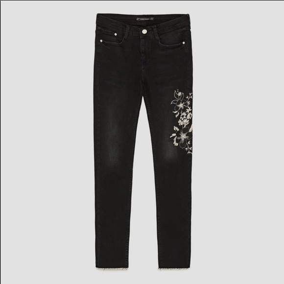 Zara jeans with flower detailing - Picture 1 of 5
